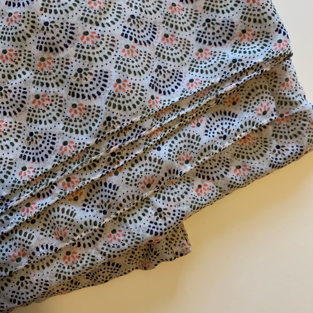 Infinite Scarf With Cute Abstract Shell Pattern - Picture 6 of 10